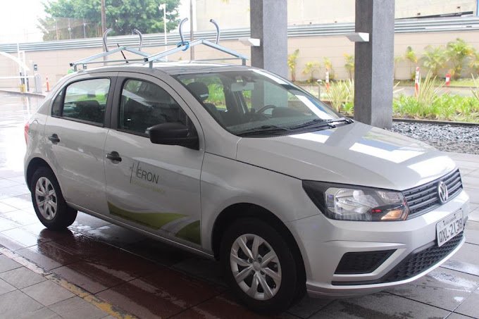 Veículo identificado com a marca da empresa Héron